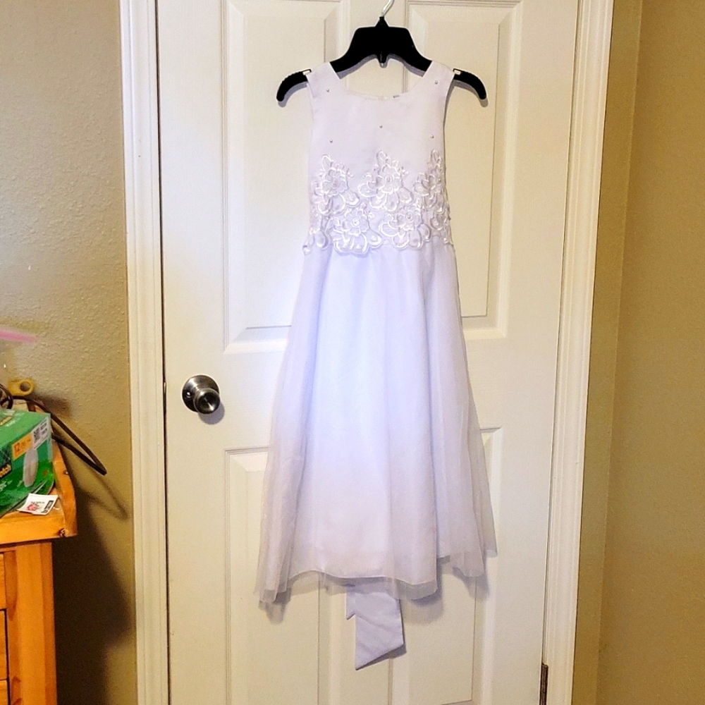 Keepsake Girls White Dress with White Opaque and Pearls Size 8